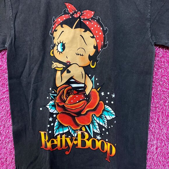 Betty Boop Dream In Rose Pin Up Tshirt size s/m - Picture 2 of 4